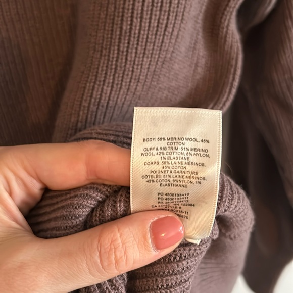 Aritzia Wilfred sweater - Picture 3 of 4